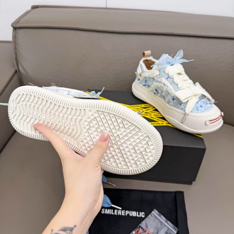 Smilerepublic Canvas Shoes